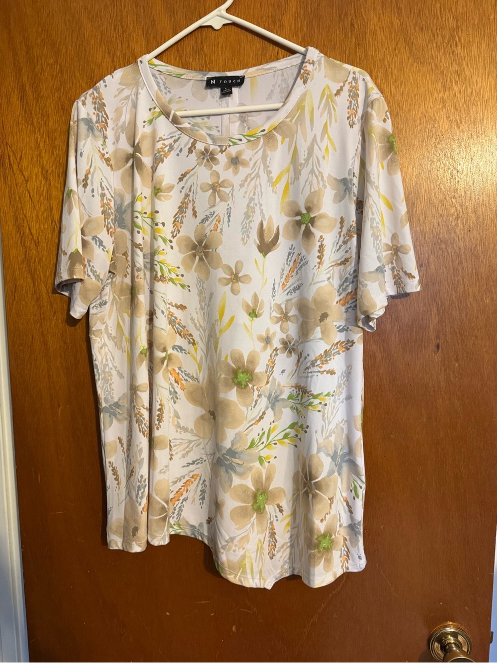 N Touch Cream Floral Short-Sleeve Tee